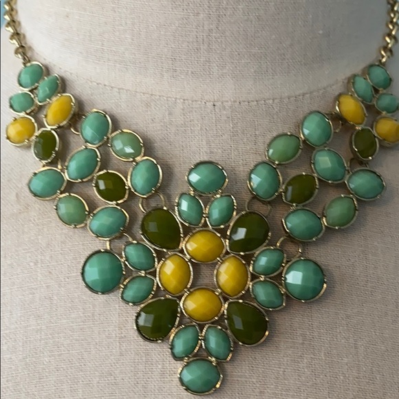 Bittersweet statement necklace - Picture 2 of 3